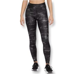 Nike DRI-FIT One Mid-Rise Black and Gray Camo Leggings Women’s Medium